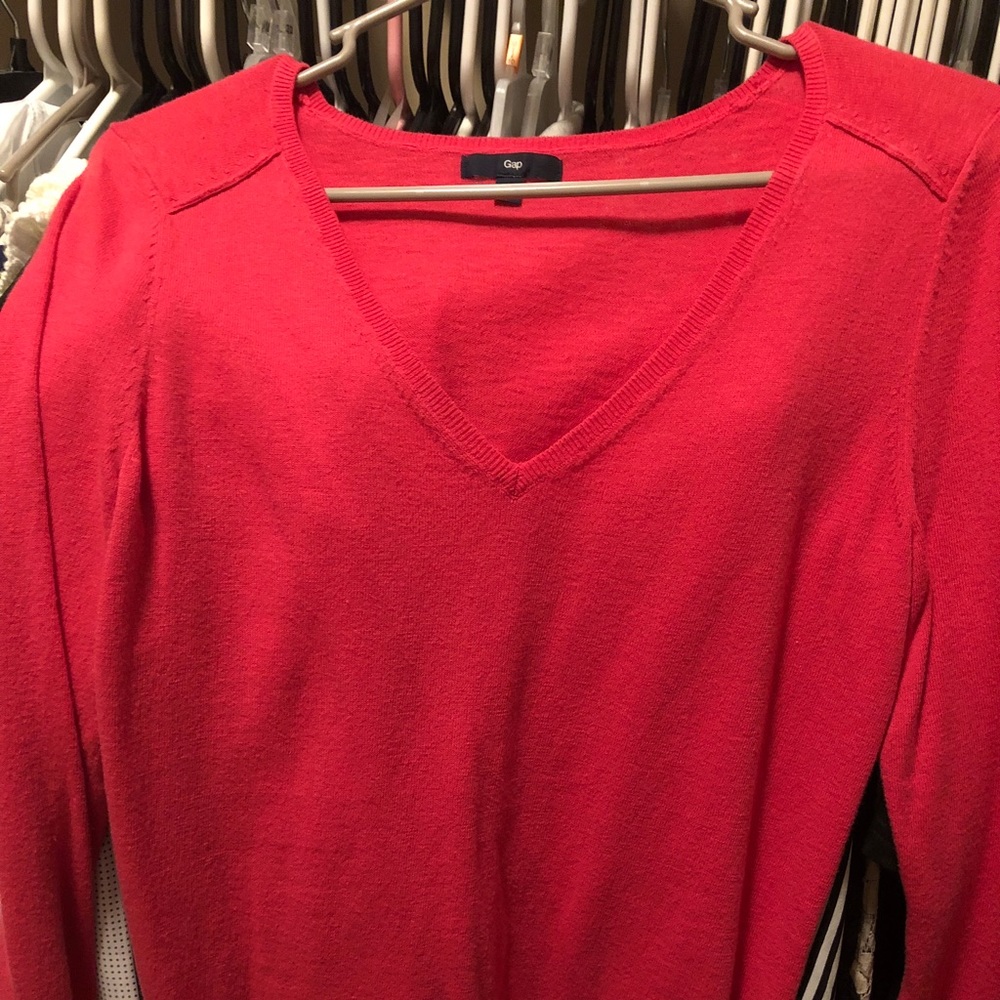 gap sweater